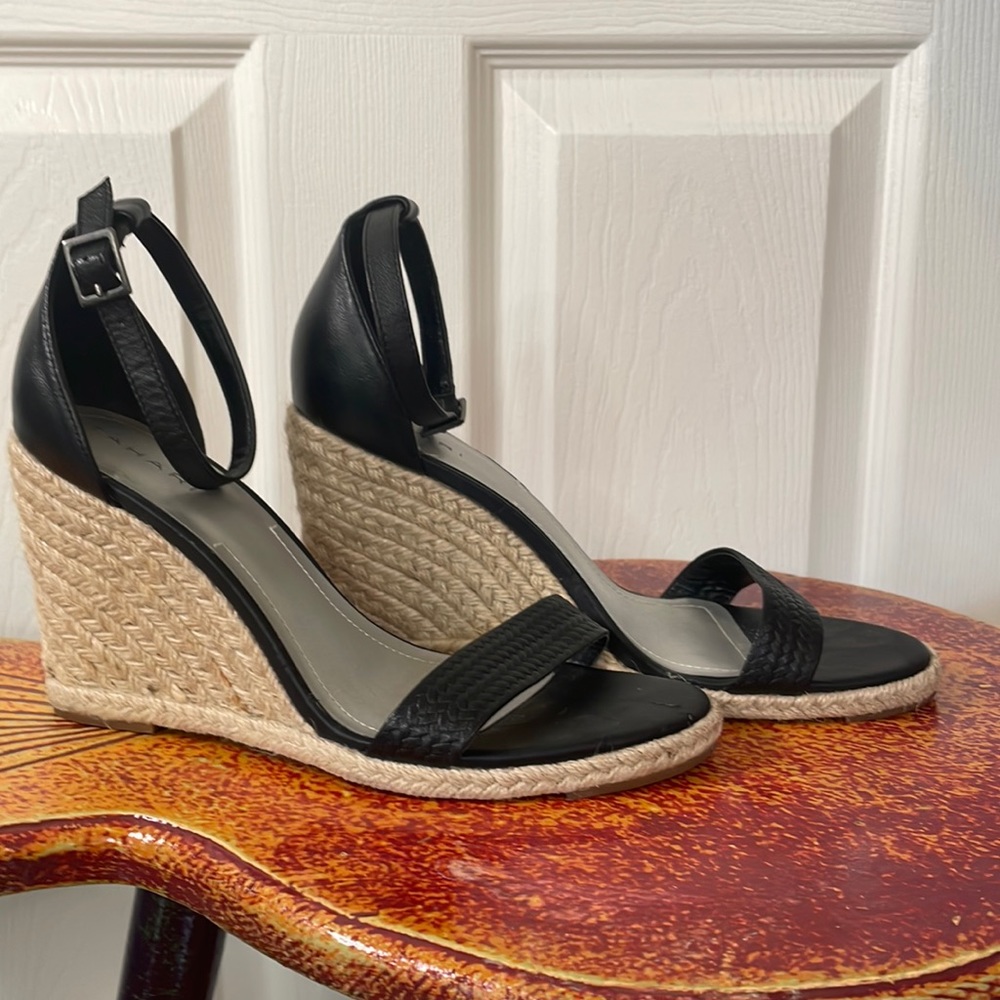Tahari Wedge Heel Ankle Strap Sandal Size 9